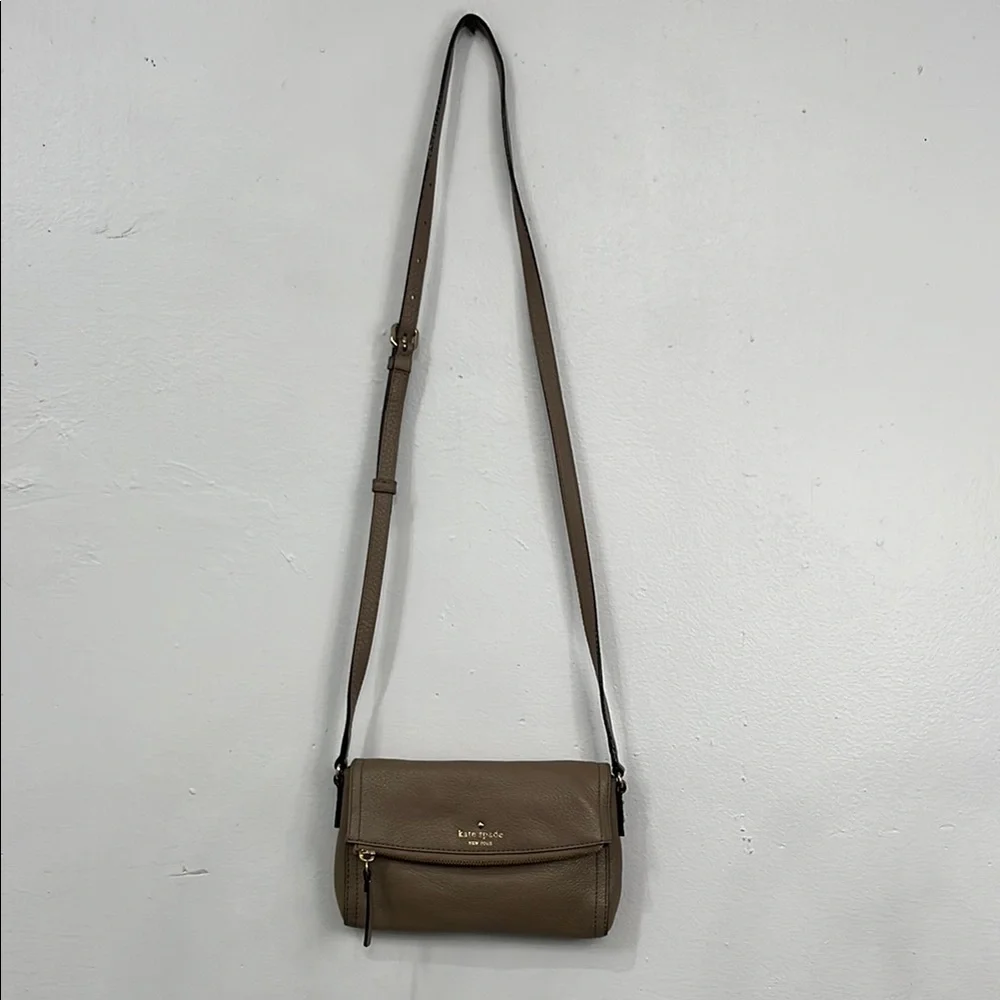 Kate Spade Brown Crossbody Bag with Timeless Appeal - Picture 1 of 9